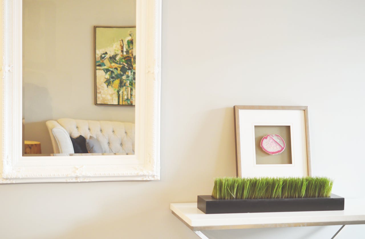 Budget-Friendly Home Decor Hacks for First-Time Homeowners Shelf Image