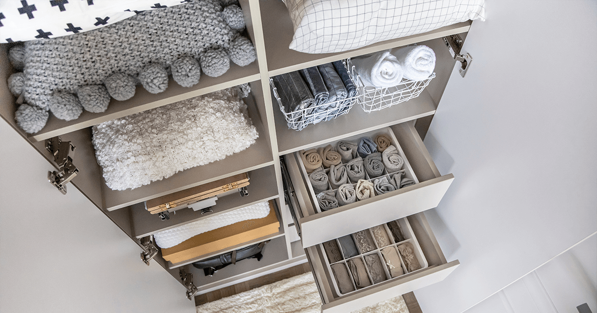 Mastering Minimalism: How Less Space Can Enhance Your Lifestyle Decluttering Image