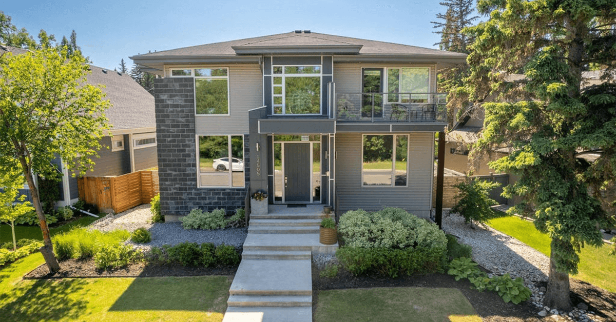 Luxury Living in Edmonton: Crestwood Featured Image